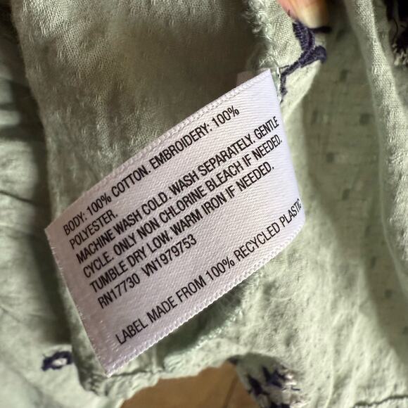 Universal Thread Womens Blouse Sz S Sage Green Blue White Embroidered Flowers - Picture 9 of 9